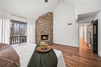 Welcome to a rare lakefront opportunity in the heart of Lee's on Lakewood Oaks Golf Club, Ltd. in Missouri - for sale on GolfHomes.com, golf home, golf lot