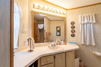 Welcome to this spacious 2-bedroom, 2-bath home located in a on Plantation Golf Club in Florida - for sale on GolfHomes.com, golf home, golf lot