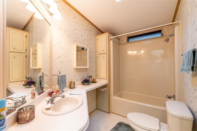 Welcome to this spacious 2-bedroom, 2-bath home located in a on Plantation Golf Club in Florida - for sale on GolfHomes.com, golf home, golf lot