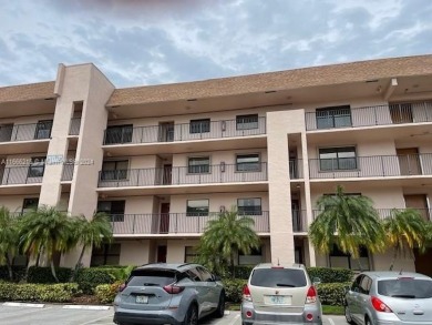 BEAUTIFULLY MAINTAINED 2 BED/2 BATH CONDO LOCATED IN THE SERENE on Sunrise Lakes Phase IV Golf Course in Florida - for sale on GolfHomes.com, golf home, golf lot