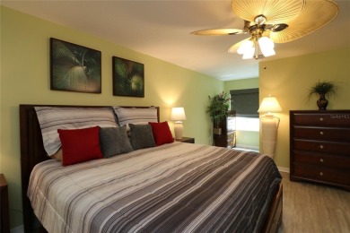 This 2/2 Marathon Courtyard villa is located in the Villas on Glenview Championship Golf and Country Club in Florida - for sale on GolfHomes.com, golf home, golf lot