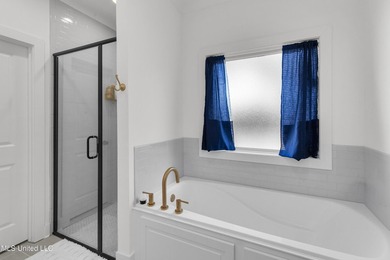 Like-new 3-bedroom, 2-bath home in Pinehurst of Lake Caroline on Lake Caroline Golf Club in Mississippi - for sale on GolfHomes.com, golf home, golf lot