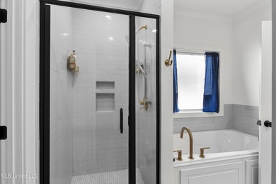 Like-new 3-bedroom, 2-bath home in Pinehurst of Lake Caroline on Lake Caroline Golf Club in Mississippi - for sale on GolfHomes.com, golf home, golf lot