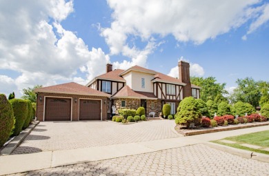 Meticulously crafted custom home, first time on the market on River Forest Country Club in Illinois - for sale on GolfHomes.com, golf home, golf lot