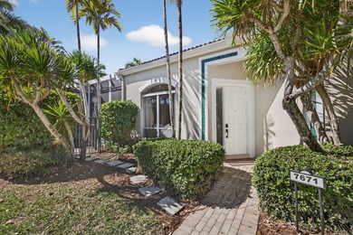 Welcome to this charming 3-bedroom, 2-bath townhouse located in on Ibis Golf and Country Club in Florida - for sale on GolfHomes.com, golf home, golf lot