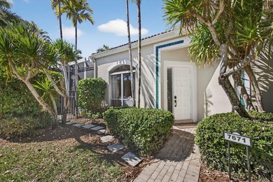 Welcome to this charming 3-bedroom, 2-bath townhouse located in on Ibis Golf and Country Club in Florida - for sale on GolfHomes.com, golf home, golf lot
