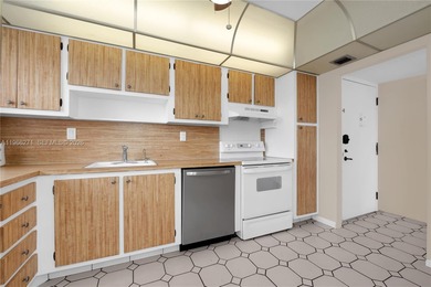 Priced BELOW Market Value! This 55+ Apartment/Condo at Park on Pembroke Lakes Golf Club in Florida - for sale on GolfHomes.com, golf home, golf lot