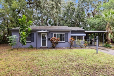 This adorable 2-bed, 1-bath College Park charmer is waiting for on Dubsdread Golf Course in Florida - for sale on GolfHomes.com, golf home, golf lot