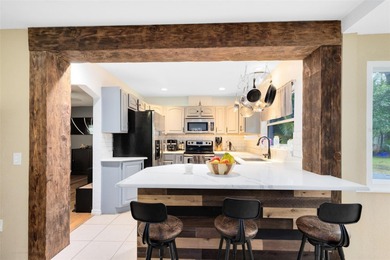 This adorable 2-bed, 1-bath College Park charmer is waiting for on Dubsdread Golf Course in Florida - for sale on GolfHomes.com, golf home, golf lot