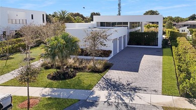 Live in luxury in this spectacular single-story residence on Bonaventure Country Club in Florida - for sale on GolfHomes.com, golf home, golf lot