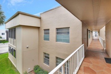 VERY NICE AND IMMACULATE UPDATED 2/2 ON SECOND FLOOR. KITCHEN on Kings Point Golf -Flanders Way in Florida - for sale on GolfHomes.com, golf home, golf lot