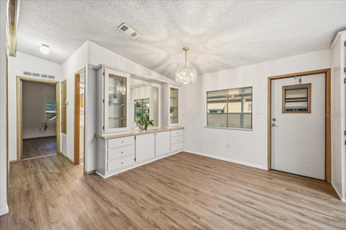 Stunning, completely remodeled 2-bedroom, 2-bathroom home with on Zellwood Station Country Club in Florida - for sale on GolfHomes.com, golf home, golf lot