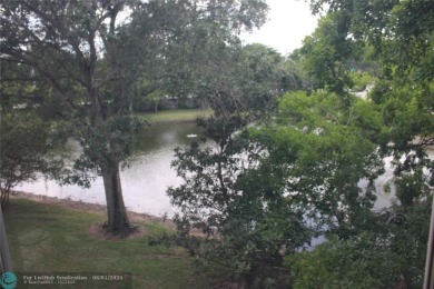 ESTATE SALE, MOTIVATED SELLER. GREAT OPPORTUNITY TO OWN A 2/2 on Wynmoor Golf Course in Florida - for sale on GolfHomes.com, golf home, golf lot