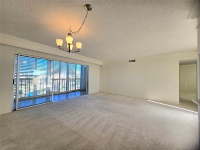 One or more photo(s) has been virtually staged. Ideal on Pinebrook/Ironwood Golf Course in Florida - for sale on GolfHomes.com, golf home, golf lot