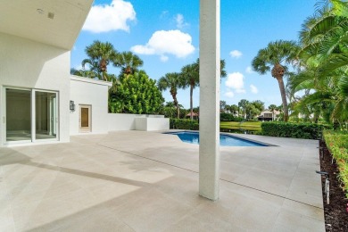 Don't miss this newly renovated Patio B in Frenchman's Creek on on Frenchmans Creek Country Club in Florida - for sale on GolfHomes.com, golf home, golf lot