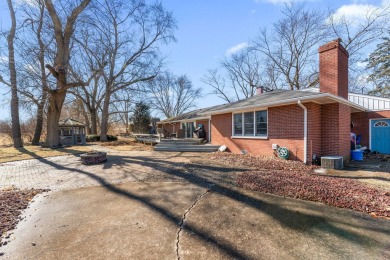 This 2,800 sq ft ranch backs up to Innsbrook Country Club golf on Innsbrook Country Club in Indiana - for sale on GolfHomes.com, golf home, golf lot