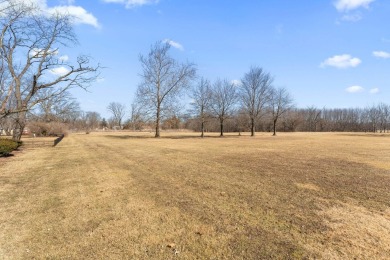 This 2,800 sq ft ranch backs up to Innsbrook Country Club golf on Innsbrook Country Club in Indiana - for sale on GolfHomes.com, golf home, golf lot