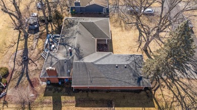 This 2,800 sq ft ranch backs up to Innsbrook Country Club golf on Innsbrook Country Club in Indiana - for sale on GolfHomes.com, golf home, golf lot