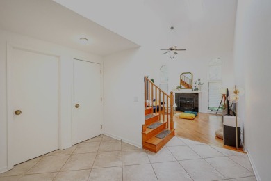 Don't miss this exceptional bright and beautiful spaious on Old Orchard Country Club in Illinois - for sale on GolfHomes.com, golf home, golf lot