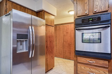 Beautifully maintained 3-bed, 3-bath home offering rare on DeSoto Golf Course in Arkansas - for sale on GolfHomes.com, golf home, golf lot