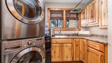 Gorgeous 3 bedroom, 3.5 bath contemporary ranch with rustic on Eagle Ridge Inn and Resort in Illinois - for sale on GolfHomes.com, golf home, golf lot