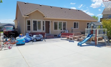 Live where comfort meets golf course views! This 4-bedroom on Toana Vista Golf Course in Nevada - for sale on GolfHomes.com, golf home, golf lot
