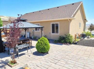 Live where comfort meets golf course views! This 4-bedroom on Toana Vista Golf Course in Nevada - for sale on GolfHomes.com, golf home, golf lot