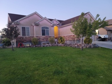 Live where comfort meets golf course views! This 4-bedroom on Toana Vista Golf Course in Nevada - for sale on GolfHomes.com, golf home, golf lot