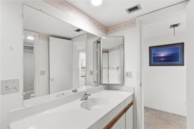 Welcome to your cozy, turnkey condo boasting breathtaking lake & on Vista Plantation Golf Club in Florida - for sale on GolfHomes.com, golf home, golf lot