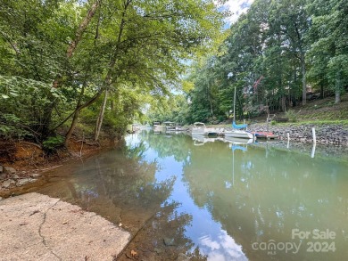 Bring Your Own Builder to this Great, Corner & fairly Flat Lot on Mallard Head Country Club in North Carolina - for sale on GolfHomes.com, golf home, golf lot