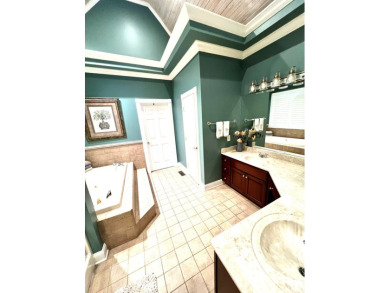 This 4,300 sq ft (all living) 4 Bedroom 3.50 Bathroom 2 story on StoneCrest Golf Course in Kentucky - for sale on GolfHomes.com, golf home, golf lot