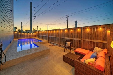 Super cute 4 bdrm, 4.5 bath beach retreat with its own private on Palmilla Beach Golf Club in Texas - for sale on GolfHomes.com, golf home, golf lot