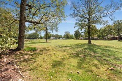 Welcome home to 1808 Bramble Brae, where comfort meets classic on Fianna Hills Country Club in Arkansas - for sale on GolfHomes.com, golf home, golf lot