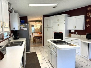 Motivated seller!! Spacious home located in Water Oak Country on Water Oak Country Club Estates in Florida - for sale on GolfHomes.com, golf home, golf lot