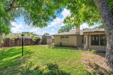 Spacious 3-2-2 ranch style house with a 300 sq ft enclosed patio on Iron Horse Golf Course in Texas - for sale on GolfHomes.com, golf home, golf lot