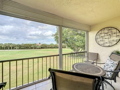 This charming 2-bed, 2-bath home features tile floors, neutral on Hollybrook Golf and Tennis Club  in Florida - for sale on GolfHomes.com, golf home, golf lot