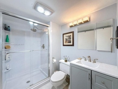 This charming 2-bed, 2-bath home features tile floors, neutral on Hollybrook Golf and Tennis Club  in Florida - for sale on GolfHomes.com, golf home, golf lot