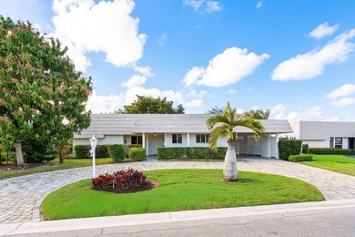 Welcome home to this charming 2-bedroom, 2-bath single-family on Atlantis Golf Club in Florida - for sale on GolfHomes.com, golf home, golf lot