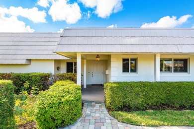 Welcome home to this charming 2-bedroom, 2-bath single-family on Atlantis Golf Club in Florida - for sale on GolfHomes.com, golf home, golf lot