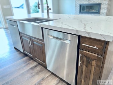 Inviting, desirable, light-filled home is immaculate and move-in on Sage Lakes Municipal Golf Course in Idaho - for sale on GolfHomes.com, golf home, golf lot