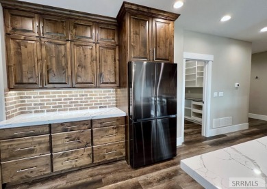 Inviting, desirable, light-filled home is immaculate and move-in on Sage Lakes Municipal Golf Course in Idaho - for sale on GolfHomes.com, golf home, golf lot