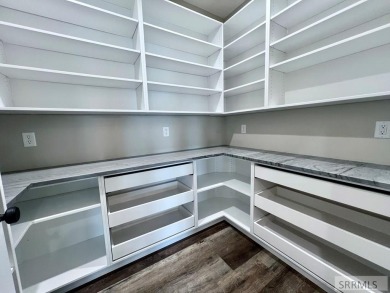 Inviting, desirable, light-filled home is immaculate and move-in on Sage Lakes Municipal Golf Course in Idaho - for sale on GolfHomes.com, golf home, golf lot