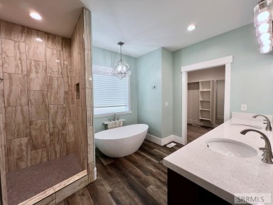 Inviting, desirable, light-filled home is immaculate and move-in on Sage Lakes Municipal Golf Course in Idaho - for sale on GolfHomes.com, golf home, golf lot