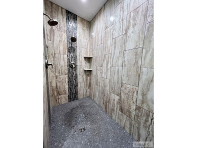 Inviting, desirable, light-filled home is immaculate and move-in on Sage Lakes Municipal Golf Course in Idaho - for sale on GolfHomes.com, golf home, golf lot