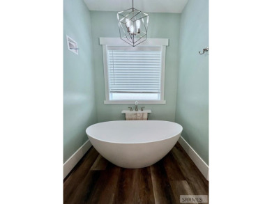 Inviting, desirable, light-filled home is immaculate and move-in on Sage Lakes Municipal Golf Course in Idaho - for sale on GolfHomes.com, golf home, golf lot