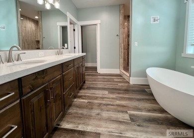 Inviting, desirable, light-filled home is immaculate and move-in on Sage Lakes Municipal Golf Course in Idaho - for sale on GolfHomes.com, golf home, golf lot