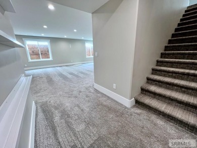 Inviting, desirable, light-filled home is immaculate and move-in on Sage Lakes Municipal Golf Course in Idaho - for sale on GolfHomes.com, golf home, golf lot