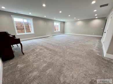 Inviting, desirable, light-filled home is immaculate and move-in on Sage Lakes Municipal Golf Course in Idaho - for sale on GolfHomes.com, golf home, golf lot