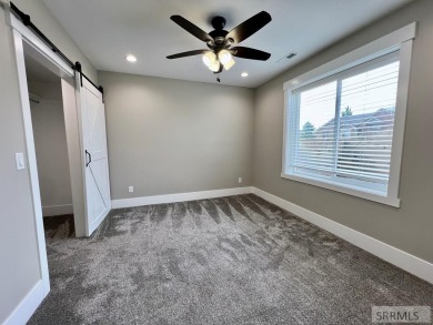 Inviting, desirable, light-filled home is immaculate and move-in on Sage Lakes Municipal Golf Course in Idaho - for sale on GolfHomes.com, golf home, golf lot
