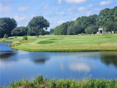 Popular Maywood model in pvt  gated Hampton Hall, w/large 2-car on Hampton Hall Club in South Carolina - for sale on GolfHomes.com, golf home, golf lot